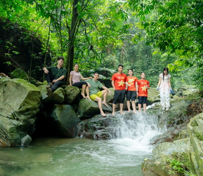 Trekking lội Suối Mơ mát lạnh