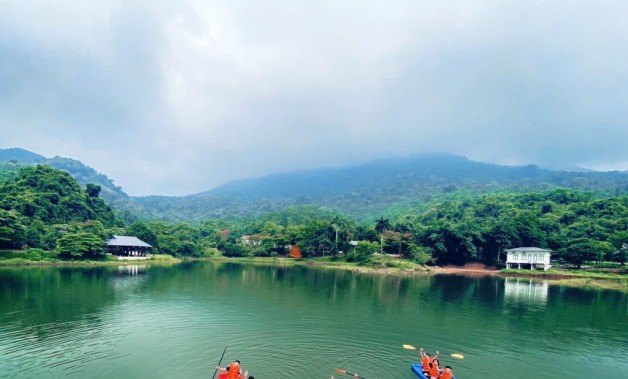 Bơi thuyền kayak 